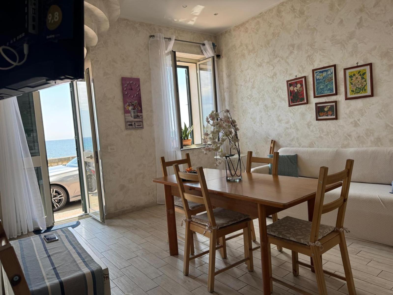Casa Vacanza Sweet Home Giardini Naxos Ngoại thất bức ảnh