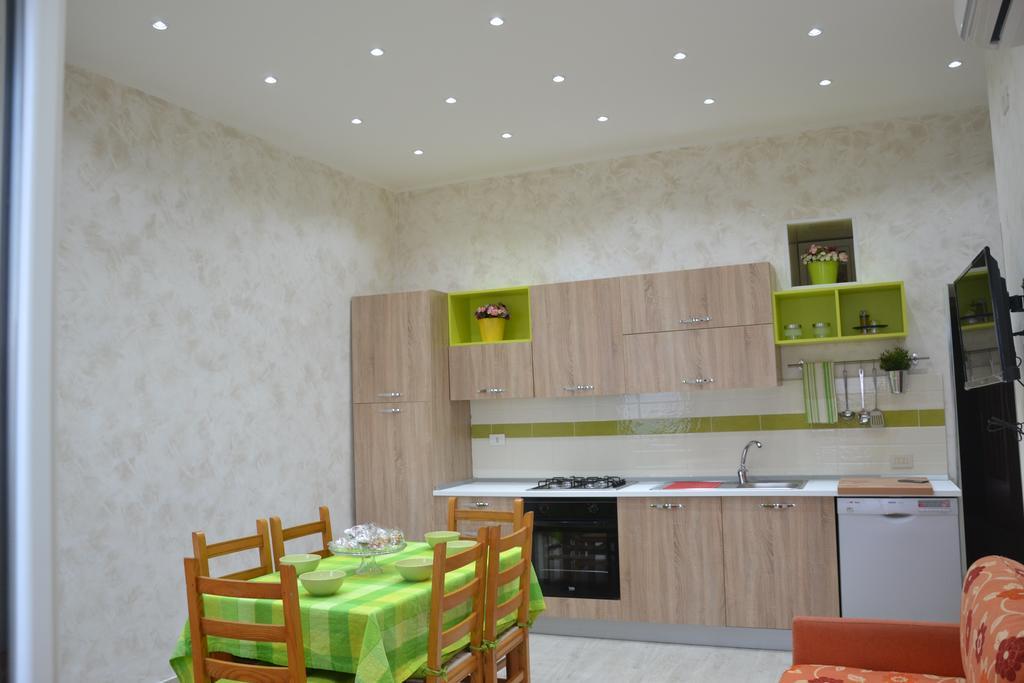 Casa Vacanza Sweet Home Giardini Naxos Ngoại thất bức ảnh