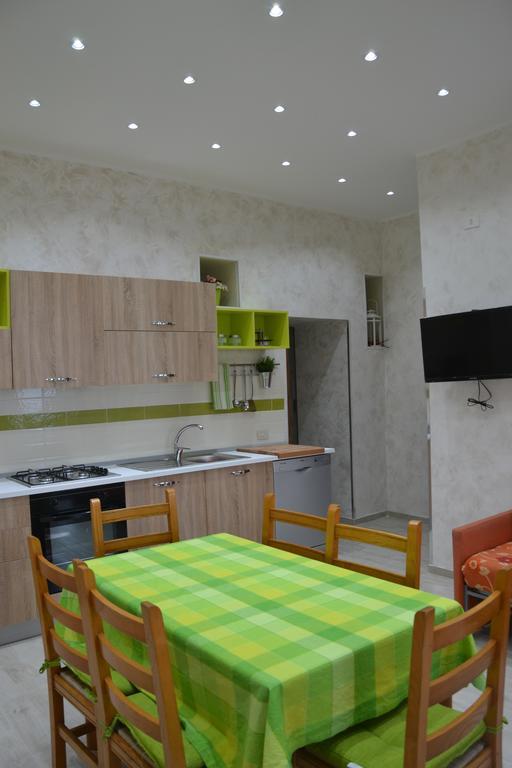 Casa Vacanza Sweet Home Giardini Naxos Ngoại thất bức ảnh
