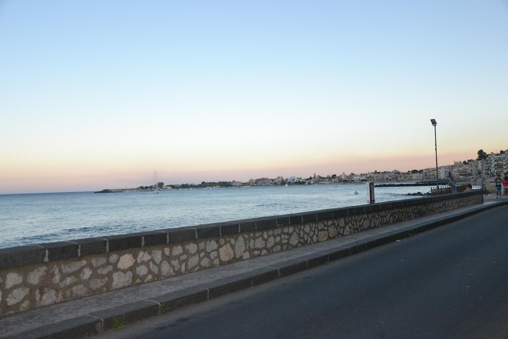 Casa Vacanza Sweet Home Giardini Naxos Ngoại thất bức ảnh
