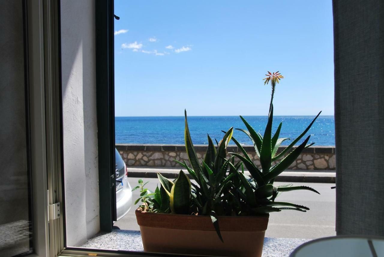 Casa Vacanza Sweet Home Giardini Naxos Ngoại thất bức ảnh