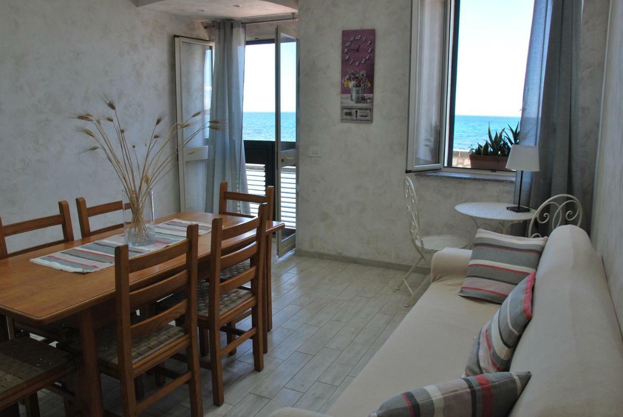 Casa Vacanza Sweet Home Giardini Naxos Ngoại thất bức ảnh